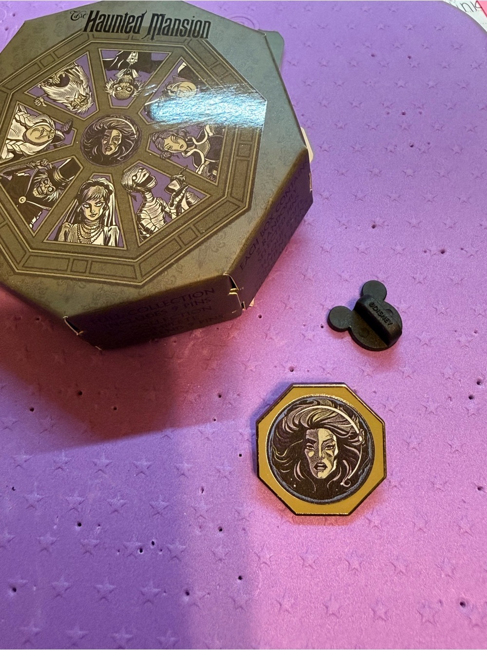 The Haunted Mansion Collectible Enamel Pin - Madame Leota